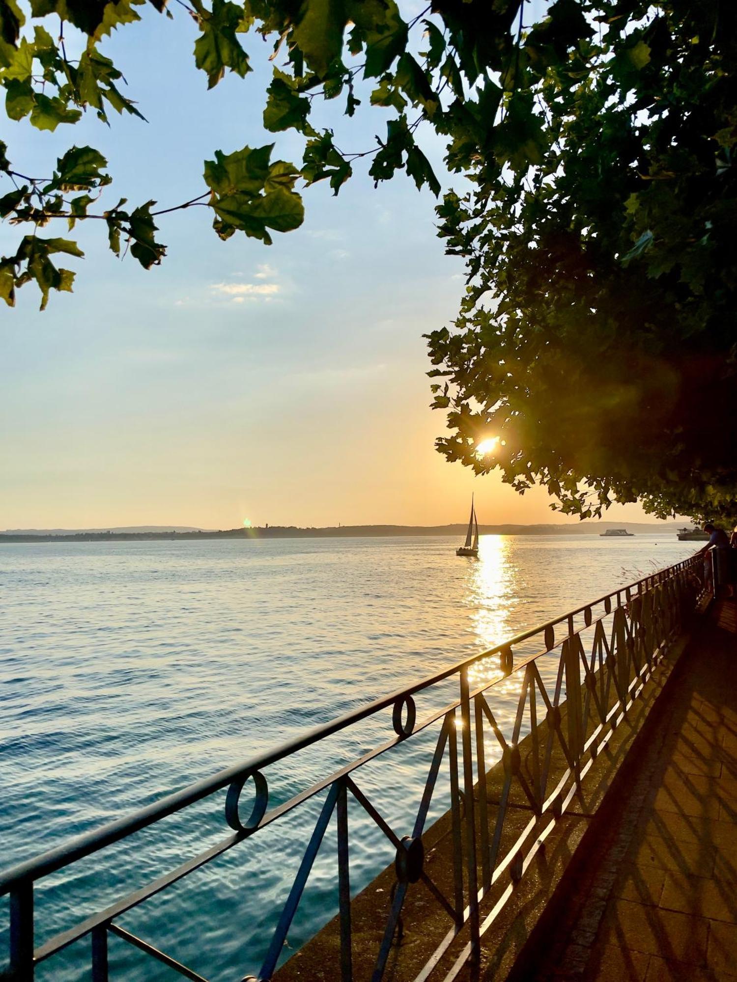 Gaestehaus Am Hafen Meersburg Bagian luar foto